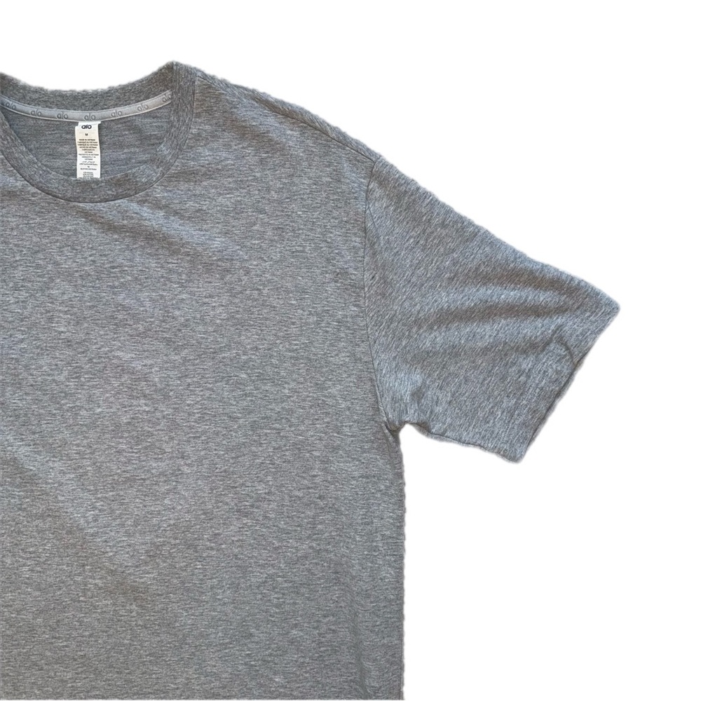 ALO Yoga Men's Double Take Heather Gray Short Sleeve Tee - Picture 5 of 7